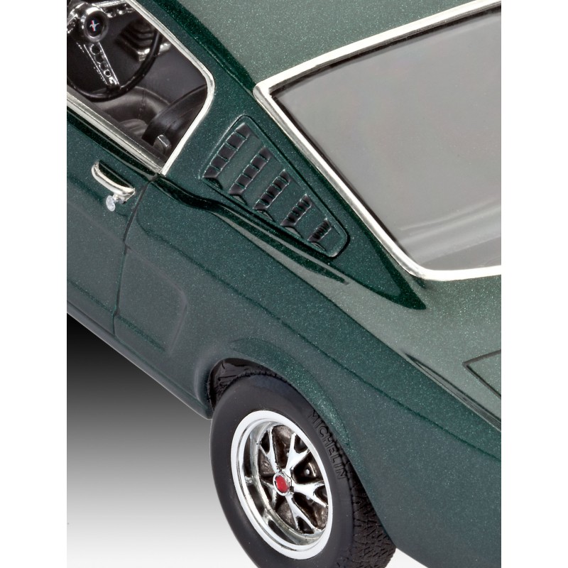 Coche 1/24 -Ford Mustang 2+2- Revell
