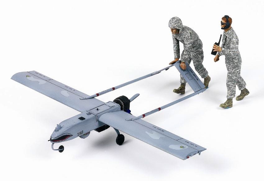 Avión 1:35 -US Army RQ-7B UAV- Academy