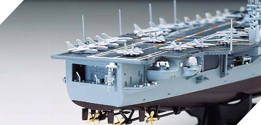 Barco 1/800 -USS CVN-63 Kitty Hawk- Academy