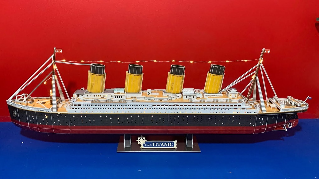 Set Construcción -Titanic con Luz LED- Cubic Fun 3D