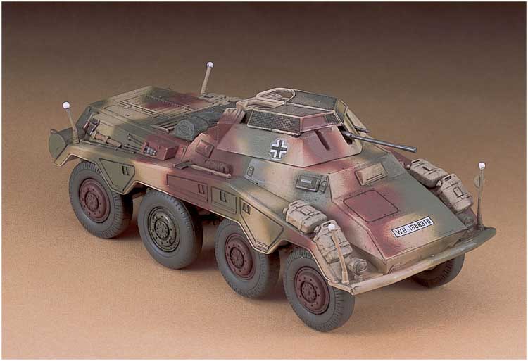 Carro 1:72 -Sd.Kfz.234/1 8‐RAD Schwere Panzerspähwagen- Hasegawa