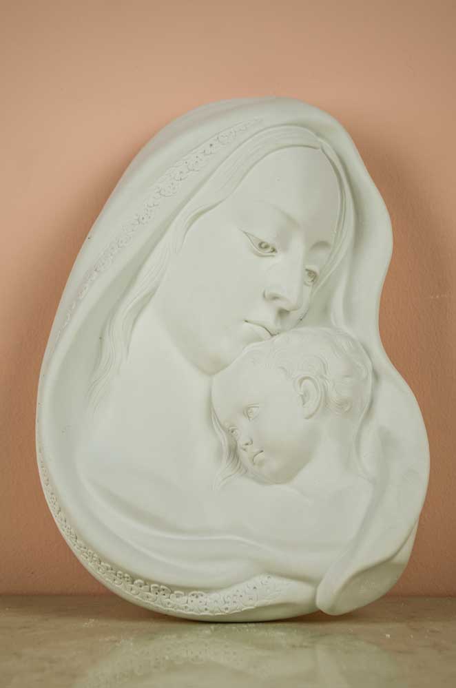 Virgen con Niño Colgar 22 x 30 cm. Escayola